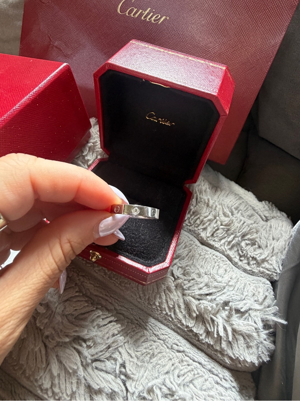 Authentic Cartier white gold love ring with 1 diamond - Picture 3 of 4